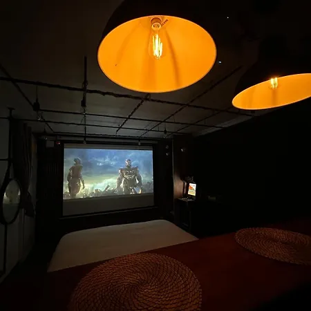 Apartment Room, Jacuzzi & Cinema House *